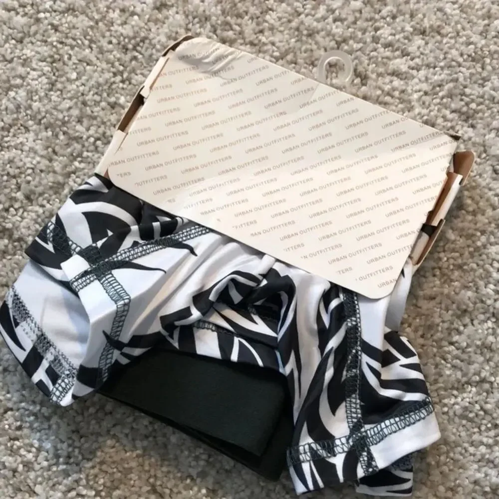 new Urban outfitters boxer brief men size medium